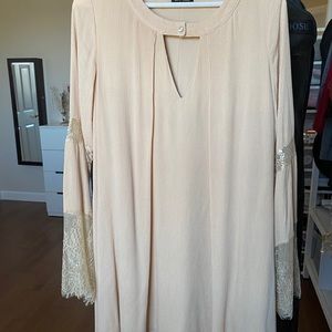 Flowing cute lace dress